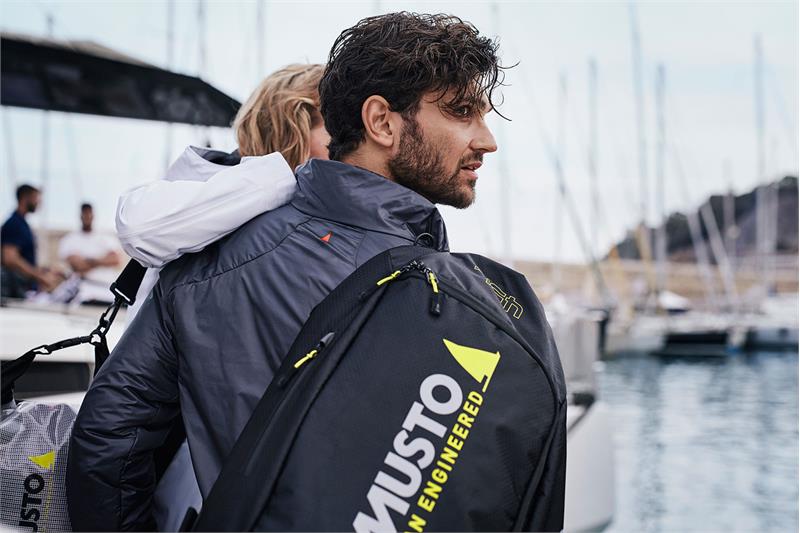 Musto Essential 45L Holdall-3