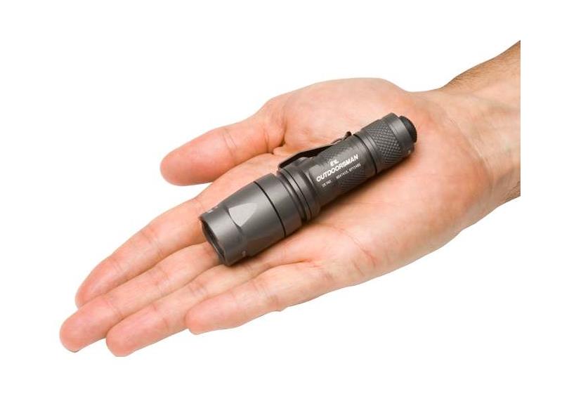 SureFire E1L Outdoorsman Dual Output LED Flashlight-3